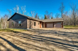 Building Photo - Tranquil 3 Bedroom 2.5 Bath