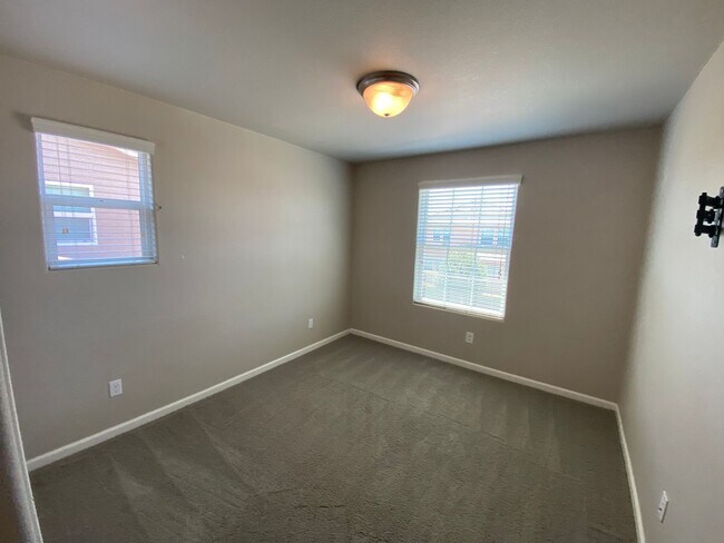 Building Photo - 3461 Alcove Way