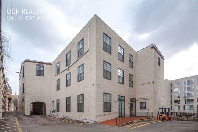 Building Photo - 4 Leverington Ave
