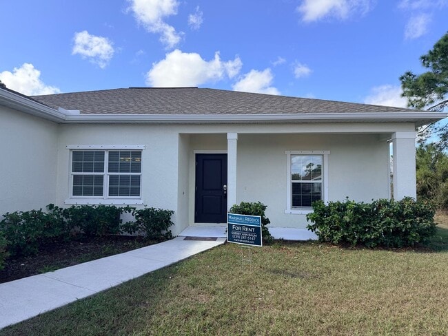 Building Photo - 3 bedrooms and 2 baths! FRESHLY RENOVATED!