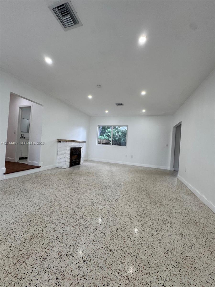 Building Photo - 4700 SW 7th St