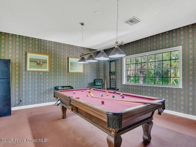 Building Photo - 1150 Breezy Way