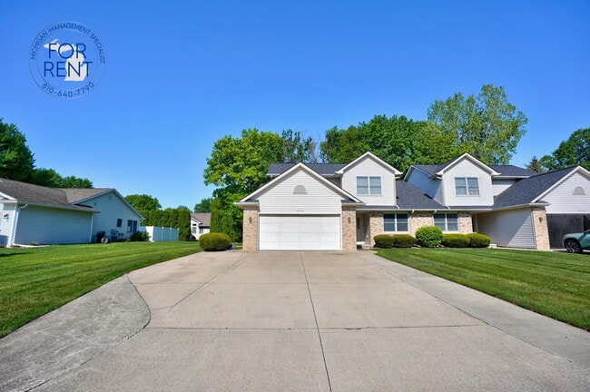 Building Photo - 3263 Silverwood Dr