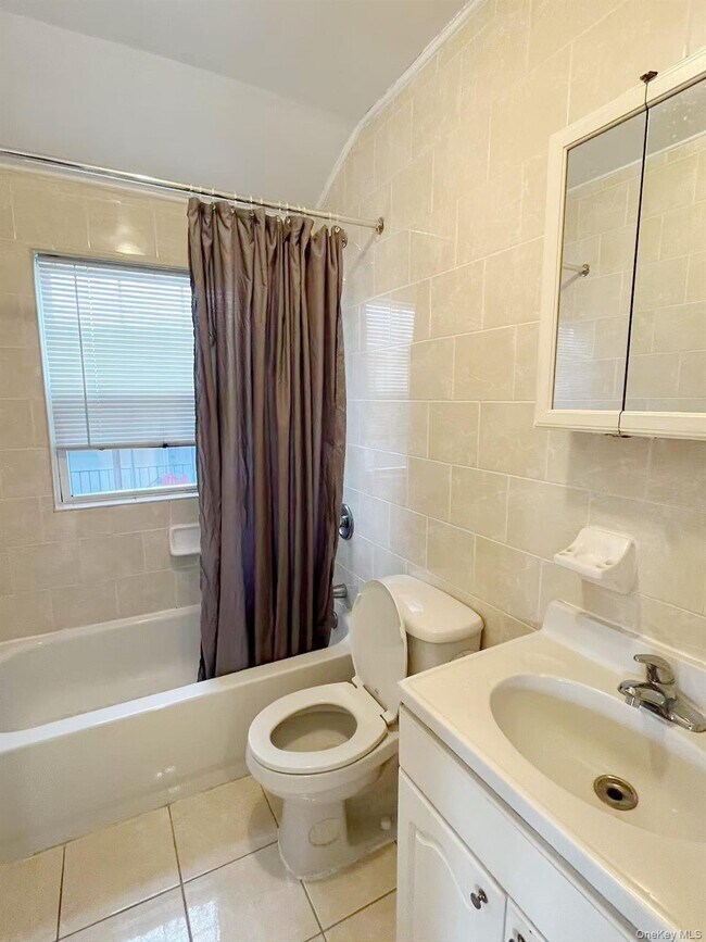 Building Photo - 248-03 Depew Ave