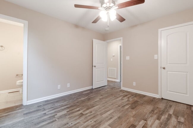 Building Photo - 413 Hietts Ln