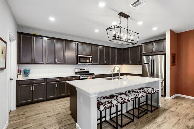 Building Photo - 2432 Berryville Ln