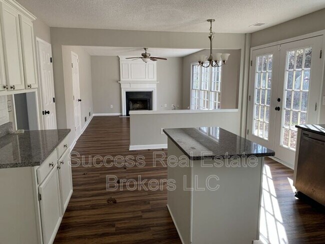 Building Photo - 11020 Egmont Dr