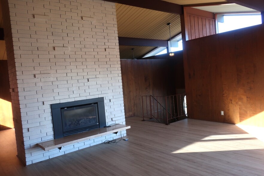 Building Photo - 2405 Lester Rd