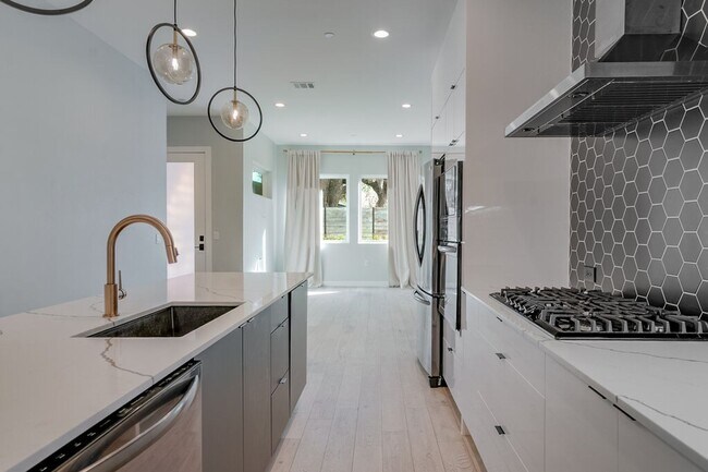 Building Photo - 2108 Tillery St