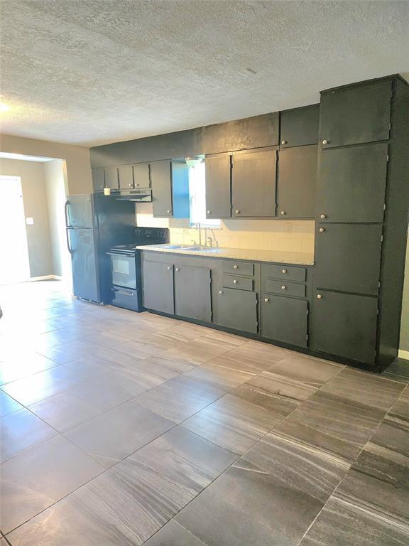 Building Photo - 1347 Greenoak Dr