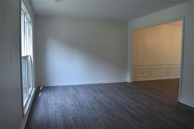 Building Photo - 10680 Glenbarr Dr