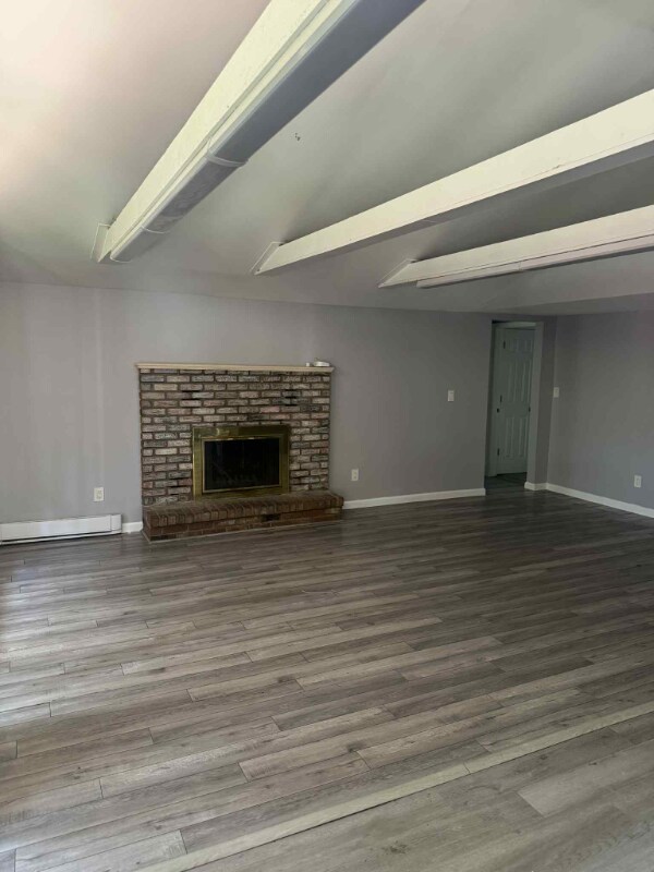 Building Photo - 141 Roundhill Rd