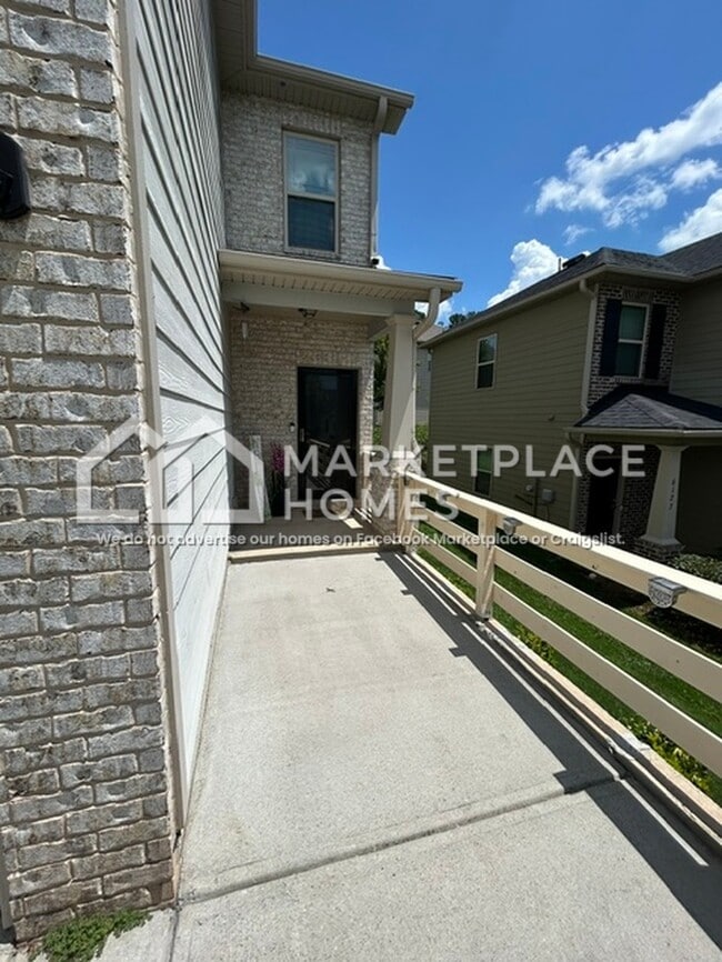 Building Photo - 6121 Hickory Ln Dr