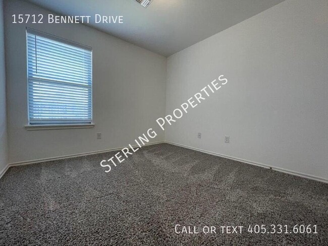 Building Photo - 15712 Bennett Dr