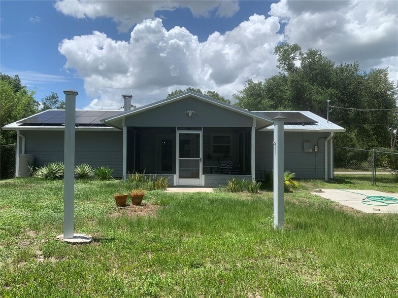 Building Photo - 17497 Clover Ave