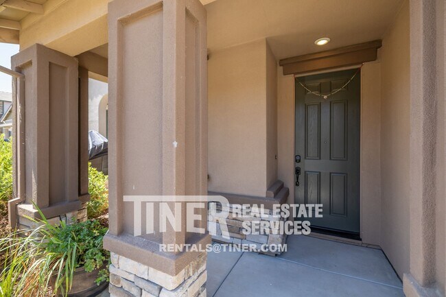 Building Photo - 8082 Avanti Dr