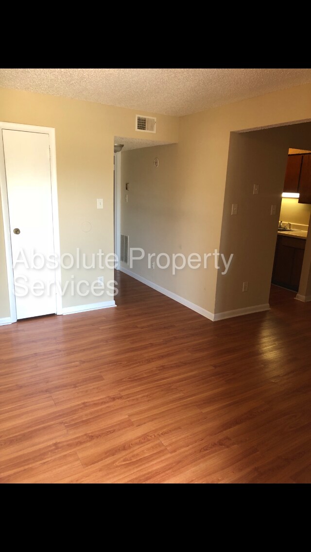 Building Photo - Welcome home, we are waiting for you!