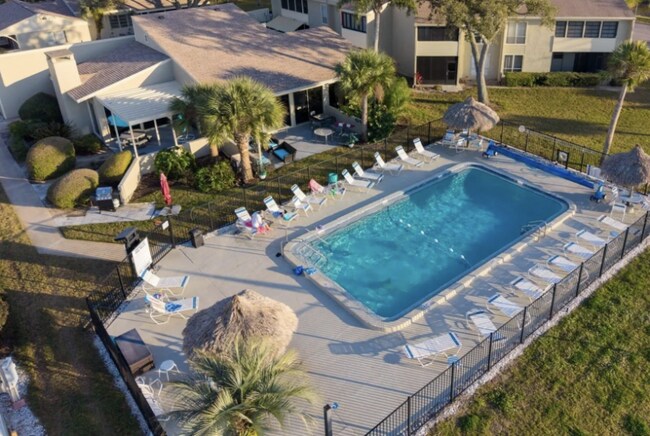 Building Photo - 616 Windrush Bay Dr