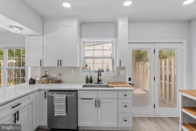 Building Photo - 6117 Blue Whale Ct