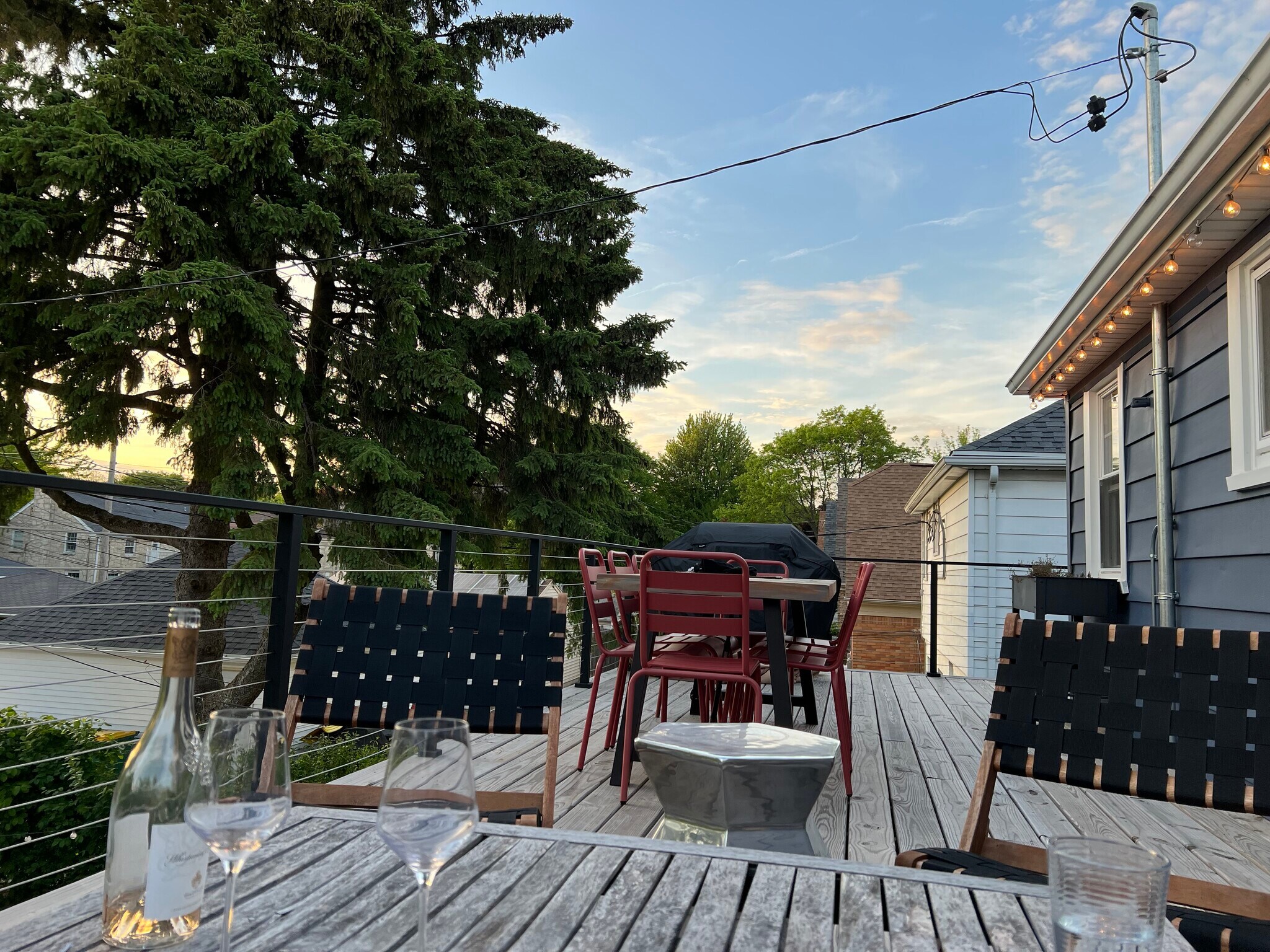 Private 300 sq/ft upper deck - 4479 N Woodburn St