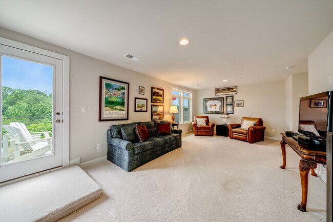 Building Photo - 1521 Ribbon Limestone Terrace SE