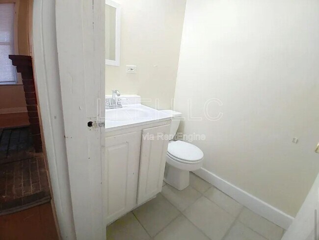 Building Photo - 2723 Elliott Ave