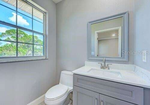 Building Photo - 1648 Bayshore Dr
