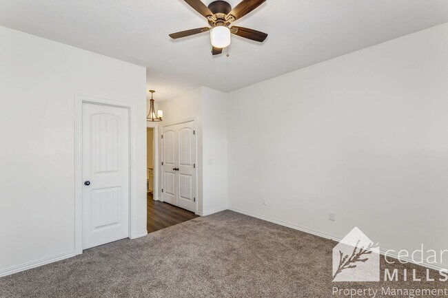 Building Photo - Stunning Townhome in East Wichita-This is a Must See!