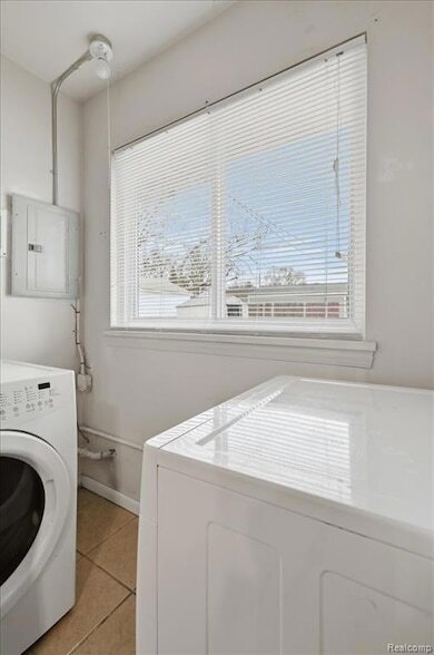 Building Photo - 1198 E Hudson Ave