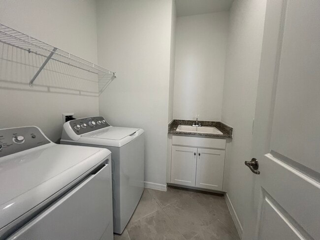 Building Photo - 15052 Palamos Cir