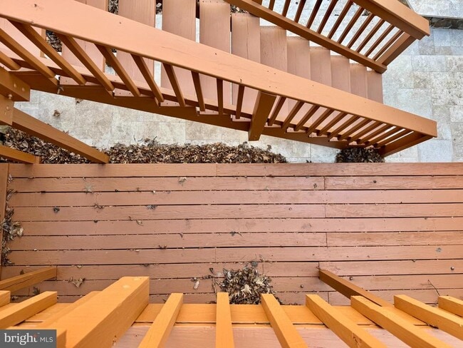 Building Photo - 6291 Kerrydale Dr