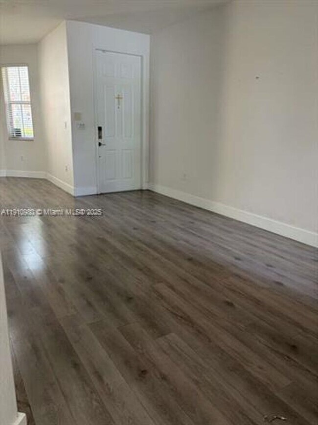 Building Photo - 8666 NW 114th Ave