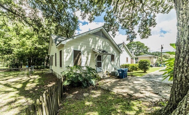 Building Photo - UL Duplex