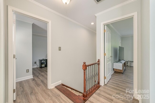 Building Photo - 18524 Mizzenmast Ave