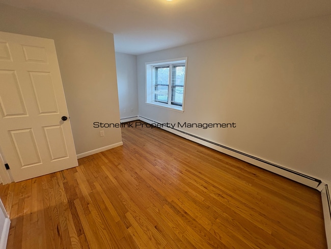 Building Photo - 28-30 Globe Street