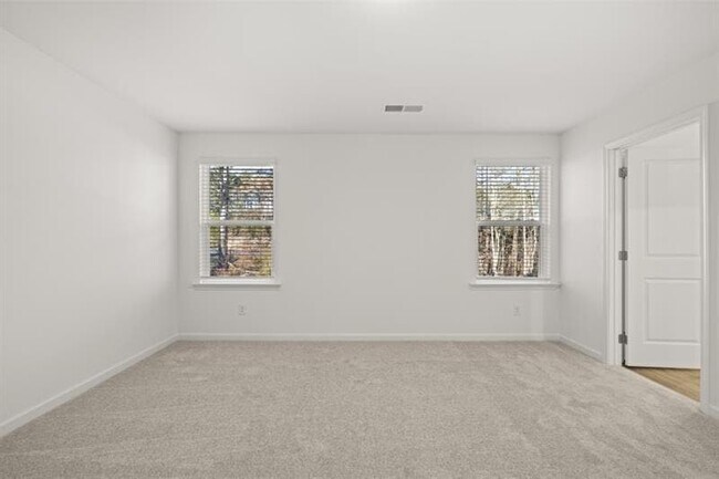 Building Photo - 942 Evergreen Rd