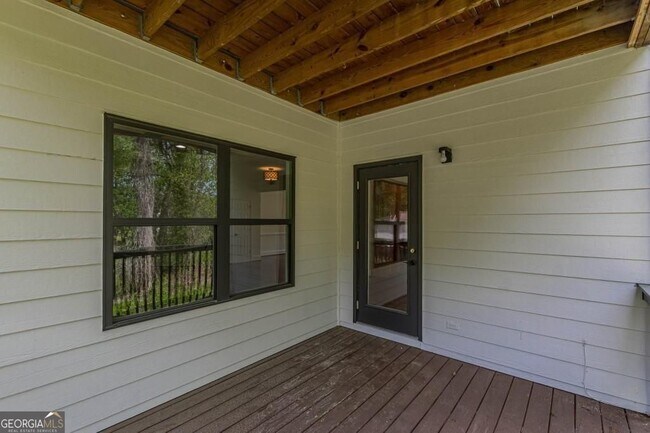 Building Photo - 1410 Eastland Rd SE