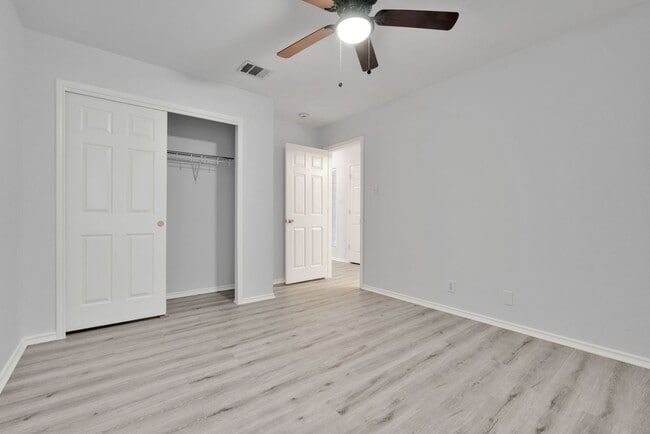 Building Photo - Charming 4-Bedroom Home in a Gated Community- Near Randolph AFB and JB Ft Sam Houston!