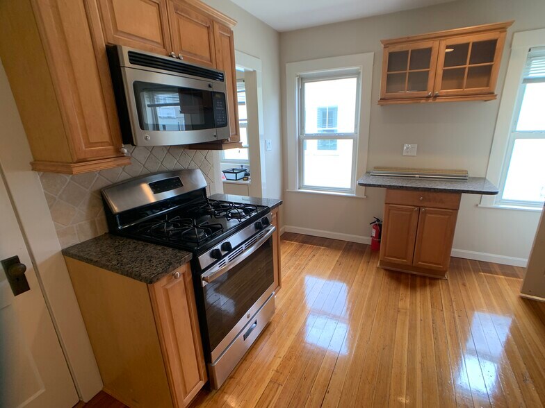 Primary Photo - 73 Bristol Rd