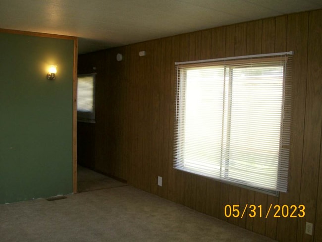 Building Photo - 13 Travertine Ln