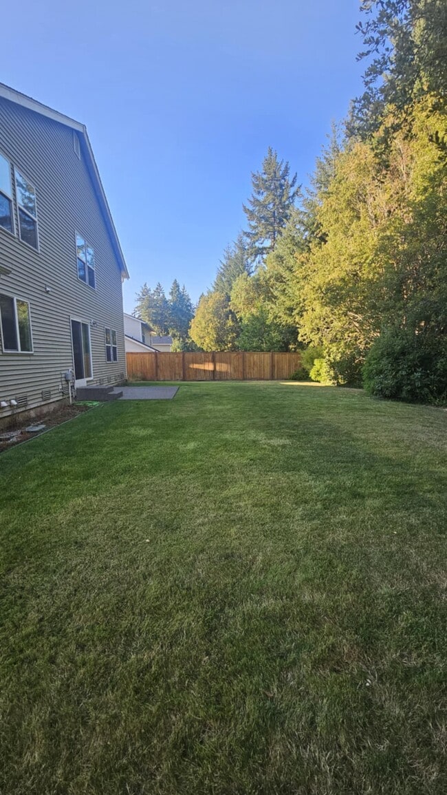 Building Photo - 1562 Packwood Ave