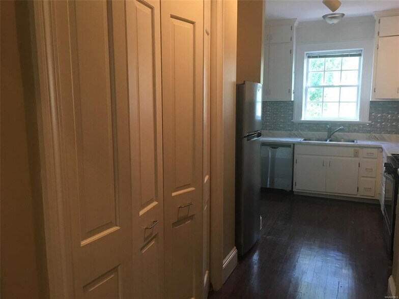 Building Photo - 1960 Ridge Ave