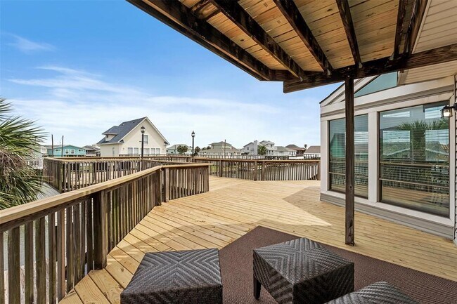 Building Photo - 21812 Frio Dr