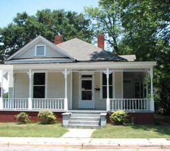Building Photo - 707 28th St