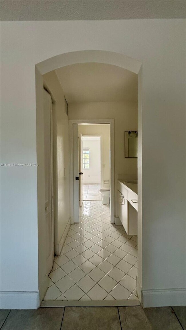 Building Photo - 12124 SW 143rd Ln