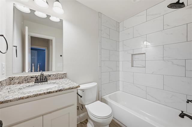 Building Photo - 230 E Johnson St