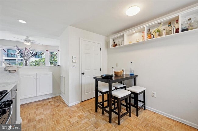 Building Photo - 3725 Lancaster Ave