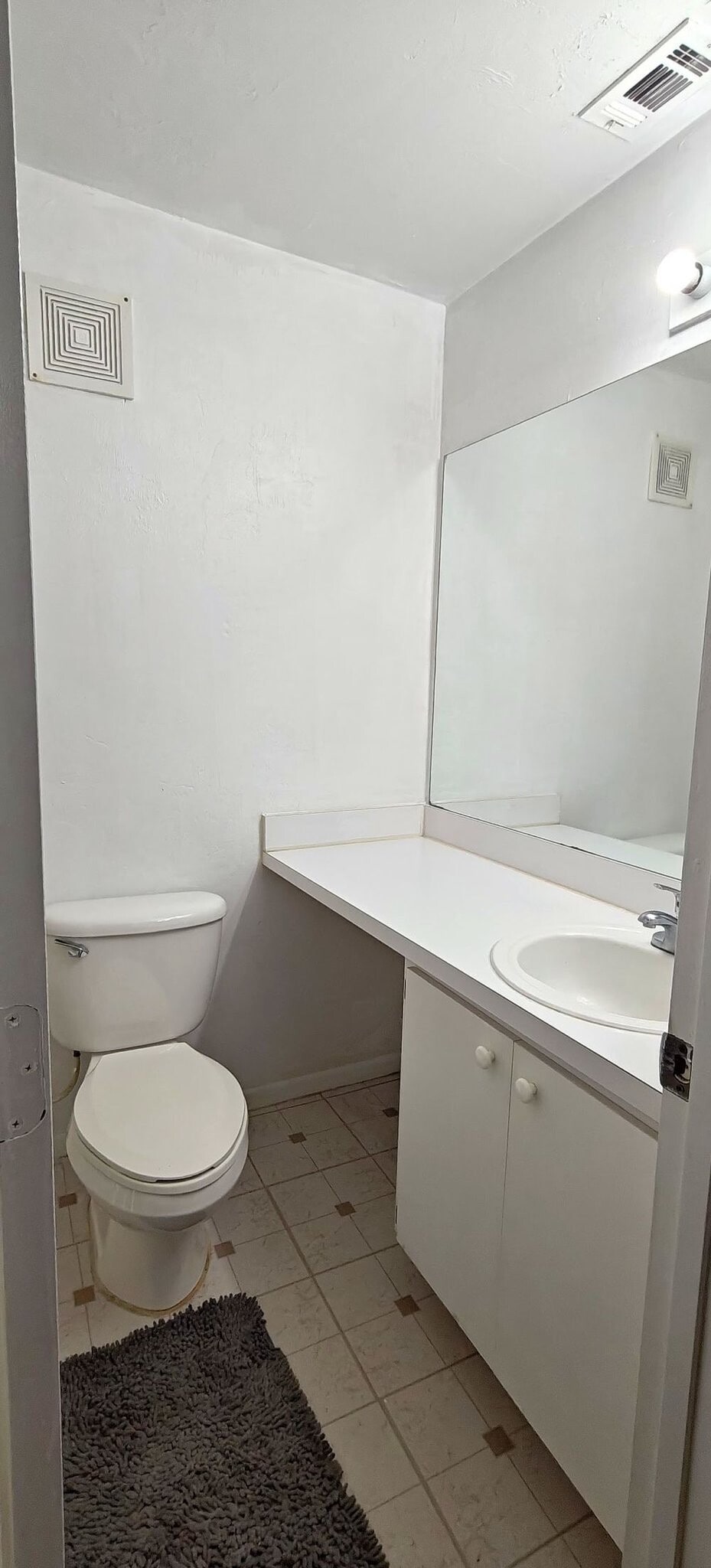 Building Photo - 4000 SW 23rd St