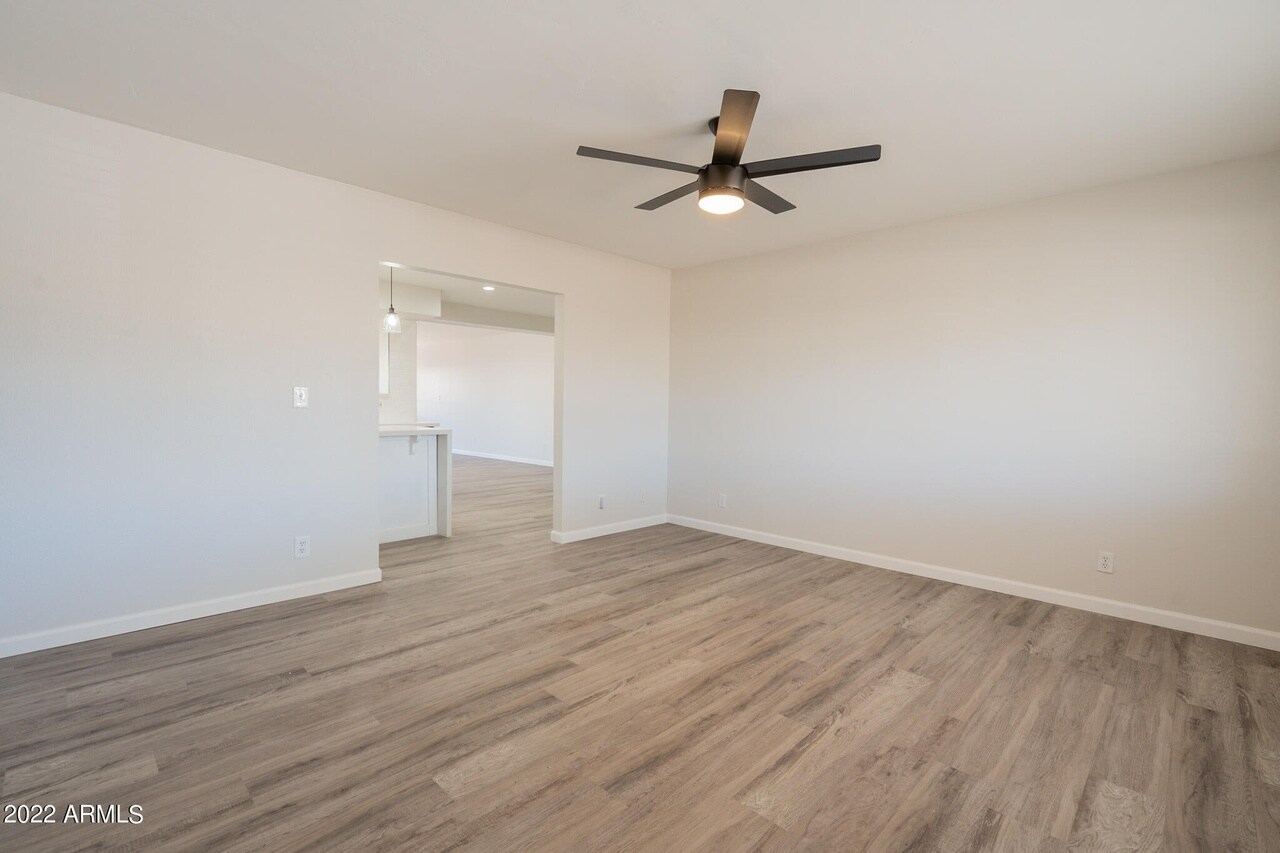 Building Photo - 822 W 18th St