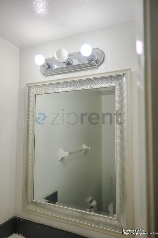 Building Photo - 9761 Riverside Dr